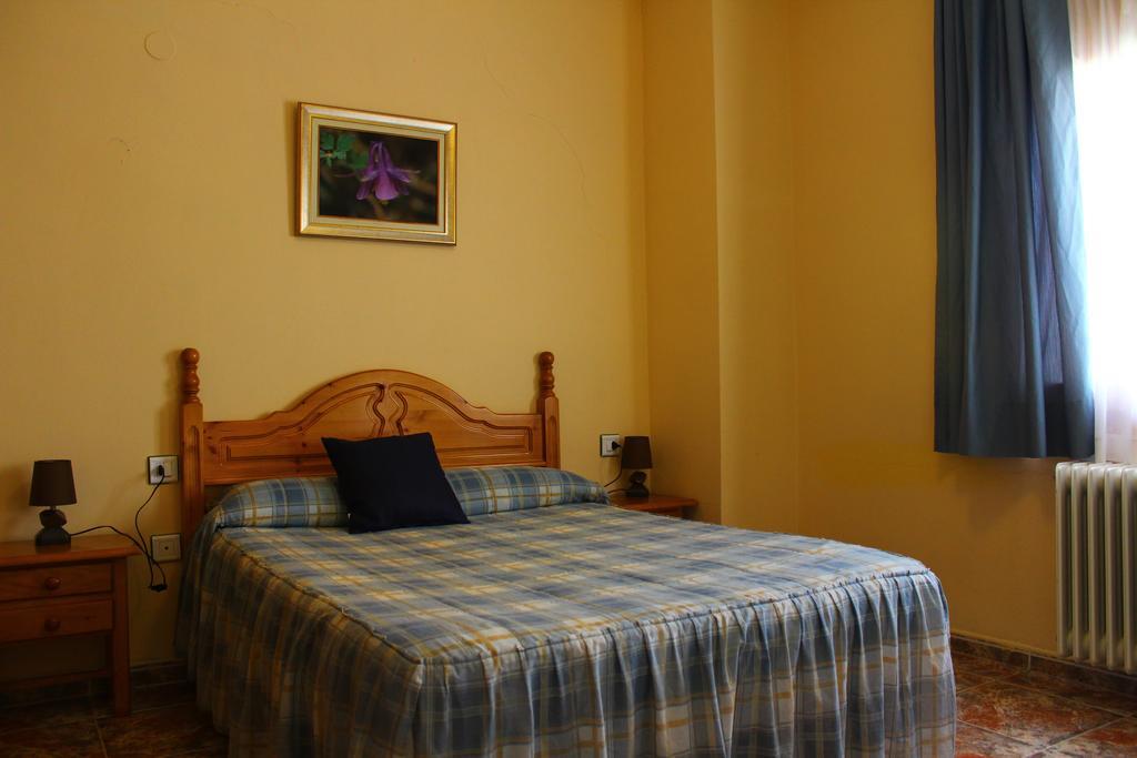 Residencial Los Robles Arroyo Frio Værelse billede